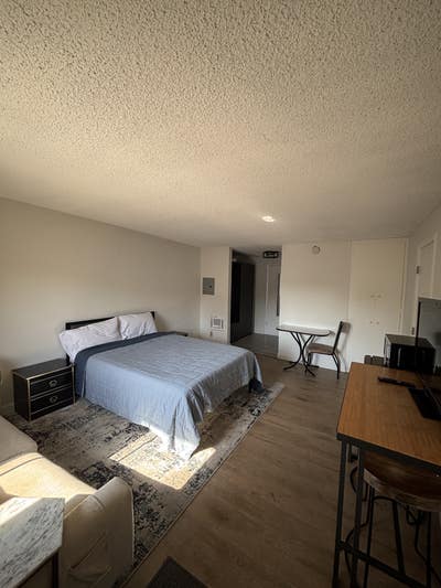 (Studio)Private room + Private bath- No Kitchen Main Photo