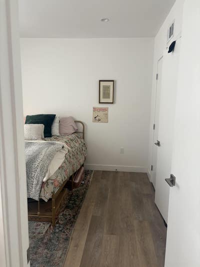 Sublet in Larchmont Village from September 1 to De Main Photo