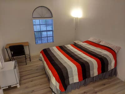 Private bedroom/bath for Student  Main Photo