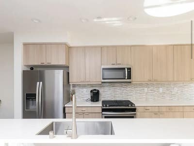 Modern home space and luxurious room for rent Main Photo