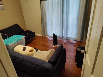 1br 9x12, 1ba full tub, in 4br house have 2 cats Main Photo