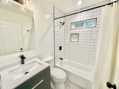 Room Available in Beautiful House in Silver Lake Main Photo