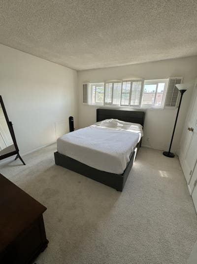Looking for 1 roommate In Los Feliz house Main Photo
