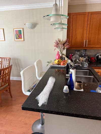 Looking for a roommate  Main Photo