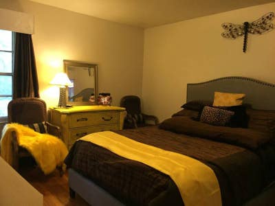 Unwind near Windward Pkwy in Furnished Room in Fu Main Photo