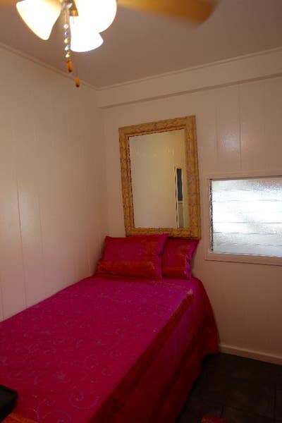 Furnished room Shared bathroom Female Utils Incl Main Photo