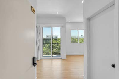 Private Room #1G w Ensuite Bath + Balcony in a Br Main Photo