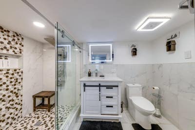 Amazing Stay Apt close to everything Main Photo