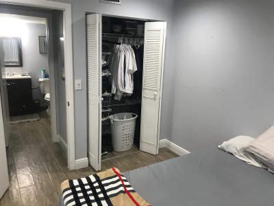 Unfurnished Room for Rent ― utilities included Main Photo