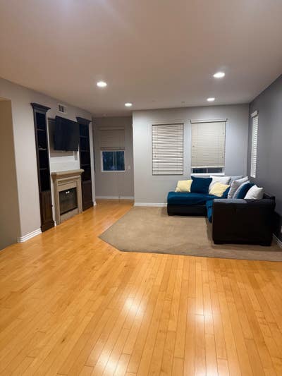 Master bedroom with Private Bathroom Main Photo
