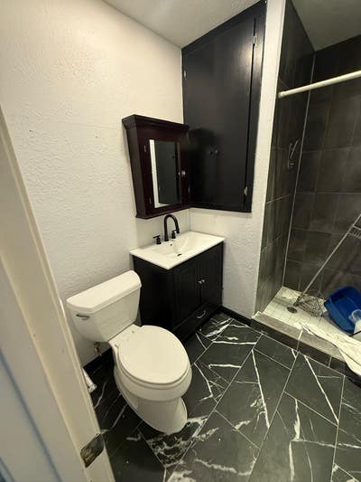 1 Room/Full Private Bathroom (or other for 600) Main Photo