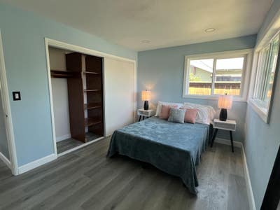 Room for Rent in a Newly Renovated Anaheim Home Main Photo