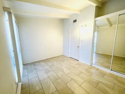 Single Room in 4 bed house in Whittier Main Photo