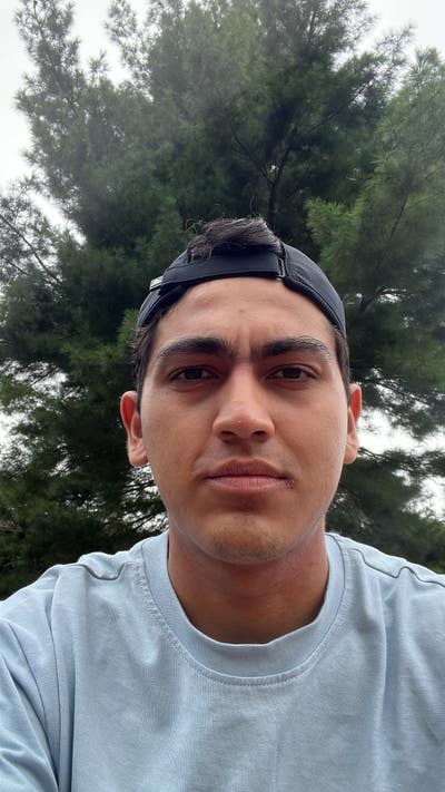 Hey I’m Luis and I’m looking for a small ... Main Photo