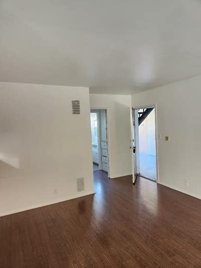 Cozy 1 Bed 1 Bath Apartment in LA_Available _$mo Main Photo