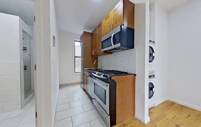 Last Great Value Rooms -5Br/2Ba -W&D-Aug 30Th  Main Photo