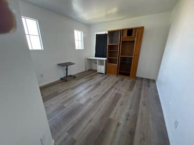 Room for rent in a residential home  Main Photo