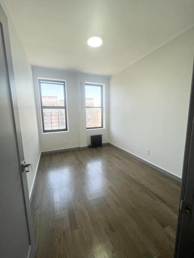 5/2 with W/D by  Columbia  Two Rooms Left Main Photo