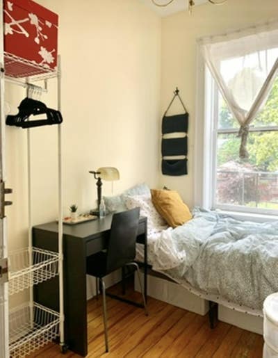 Cozy, private room available for a student Main Photo