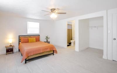 Homey & comfy East Tampa House totally remodel Main Photo