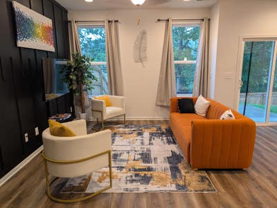Gorgeous pad in Charlotte Main Photo