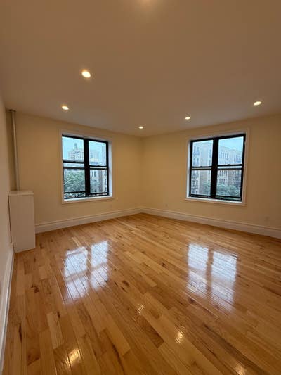 2BR â€¢ Elevator & Laundry - Washington Heights Main Photo