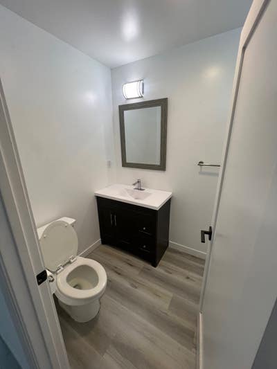 Modern Room Main Photo