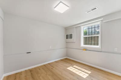 Spacious Private Room - Walk to Jack London & BART Main Photo