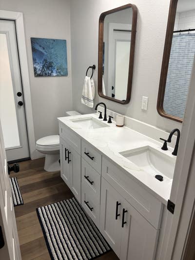 Spacious room available in 4/2 ranch house Main Photo