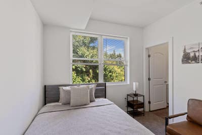  Private Bathrooms 🛏️ Clean Furnished Rooms All U Main Photo