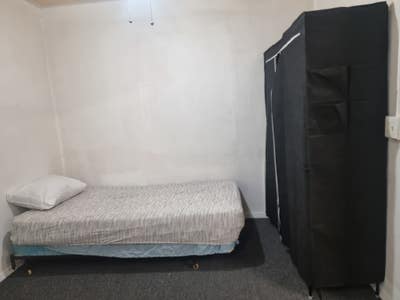 Solo or couple on a medium sized room Main Photo
