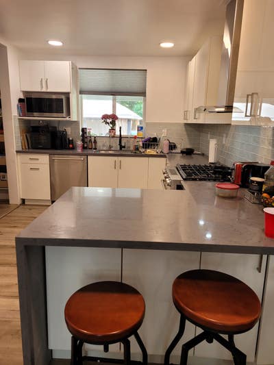 Great room in Shared House across from CSUN Main Photo