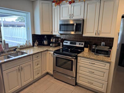 Single Room in 3 bed house in Sunrise Main Photo