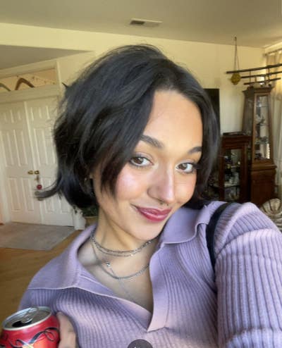  Hi!  My name is Mona and I'm a student at po... Main Photo