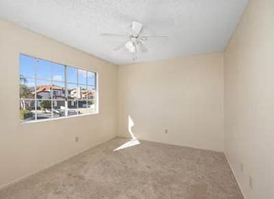Cozy Private Room in Shared Home Main Photo