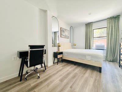 Vanderbilt Ave – #698 w/Private Bathroom Main Photo