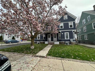 Looking for one more roommate!! Main Photo