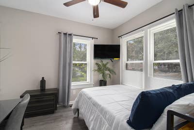 ⭐ Newly Renovated ⭐ Smart Tvs and Highspeed Fiber  Main Photo