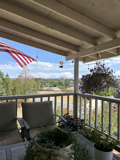 Room for rent in 3 bedroom 2 bath home Main Photo