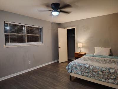 Cozy & Fully Furnished Guest Bedroom with All Uti Main Photo