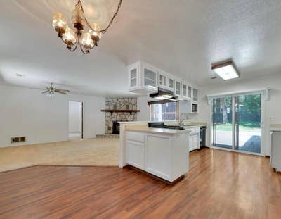 Peaceful Sierra Nevada Retreat – Spacious Home on  Main Photo