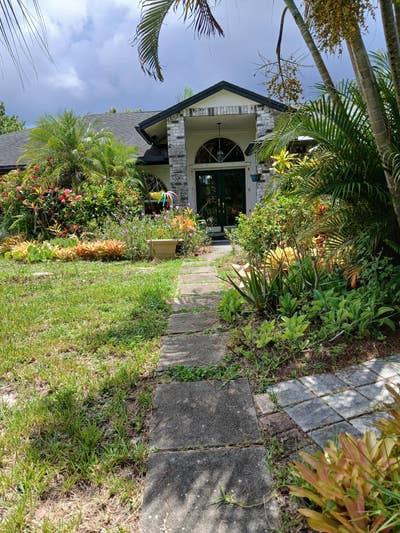 4 bdrm 3 bath non-smoking family home located in T Main Photo