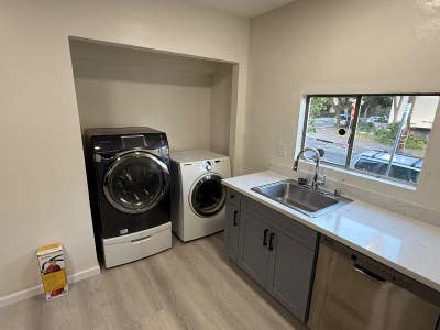 Singledouble or triple room in a 5b2b student hous Main Photo