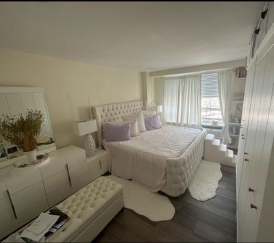 Furnished Large Master Room With Bathroom - Queens Main Photo