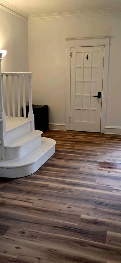 Think Leafy streets blending residential & Urban v Main Photo