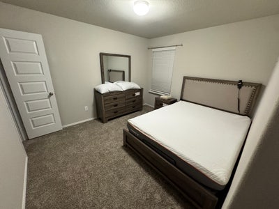 Large Private Room Arcola Main Photo