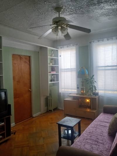 Great room rental for an employed female! Main Photo