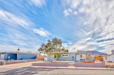 Spacious 4 bd charm in Downtown Henderson  Main Photo