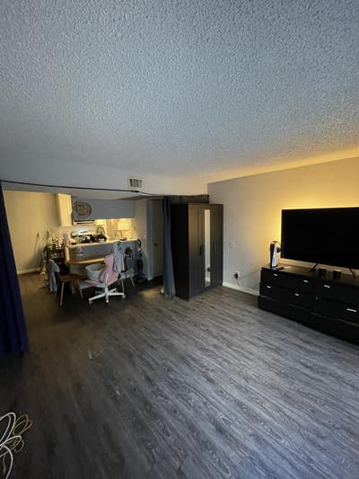 Roommate Wanted – $950, Utilities Included, Privat Main Photo