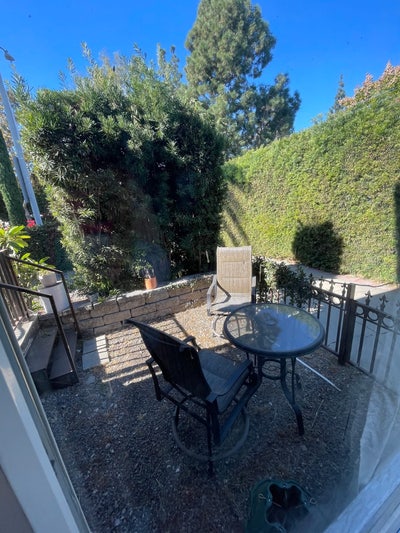 Roommate wanted in great area! Main Photo